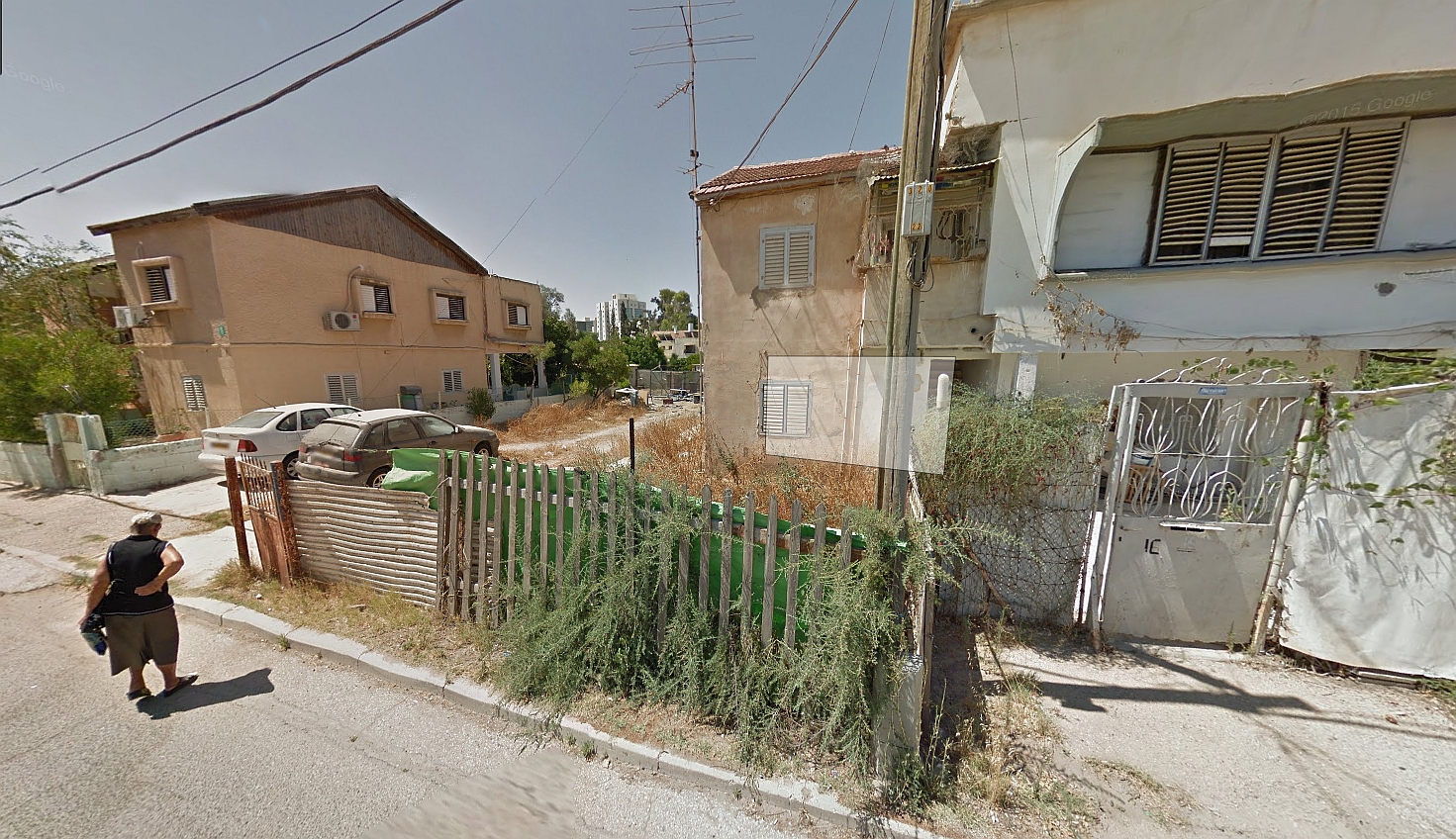 רחוב אסירי ציון בשכונה ג'. ההזנחה חוגגת (צילום: גוגל מפות)